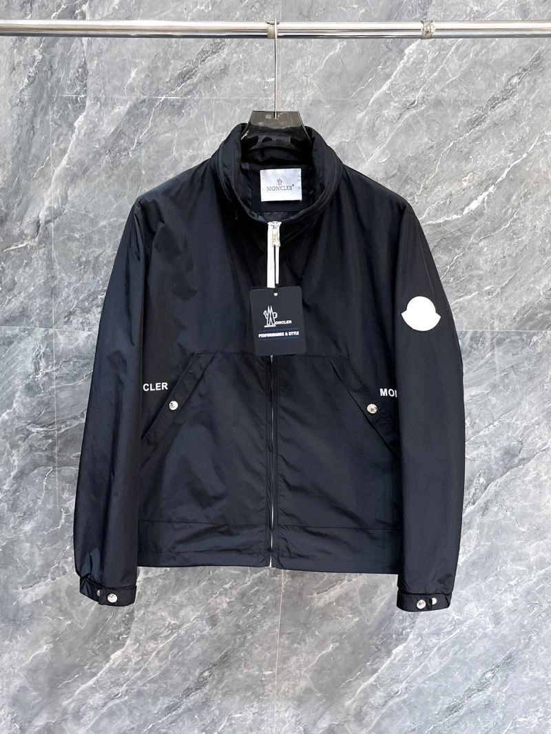 Moncler Outwear Breathable 140155