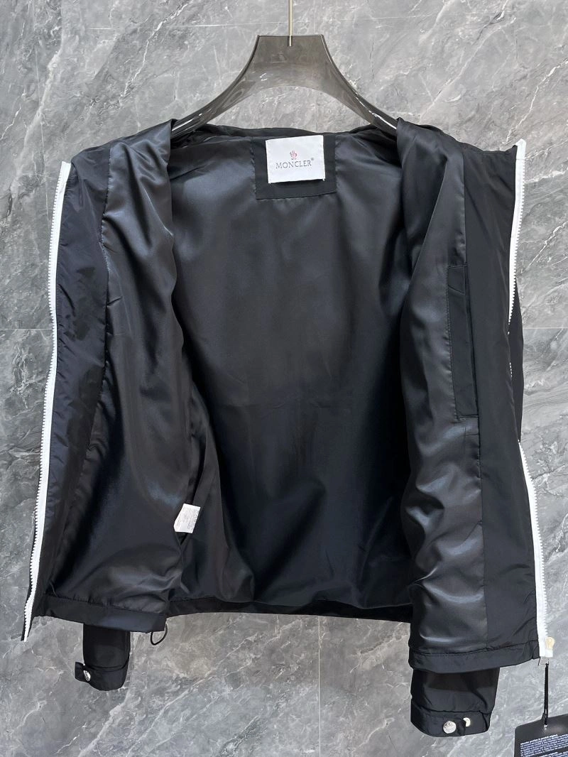 Moncler Outwear Breathable 140155