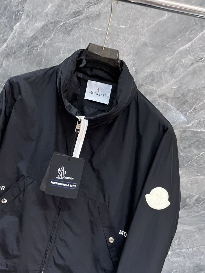 Moncler Outwear Breathable 140155