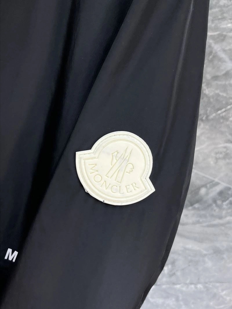 Moncler Outwear Breathable 140155