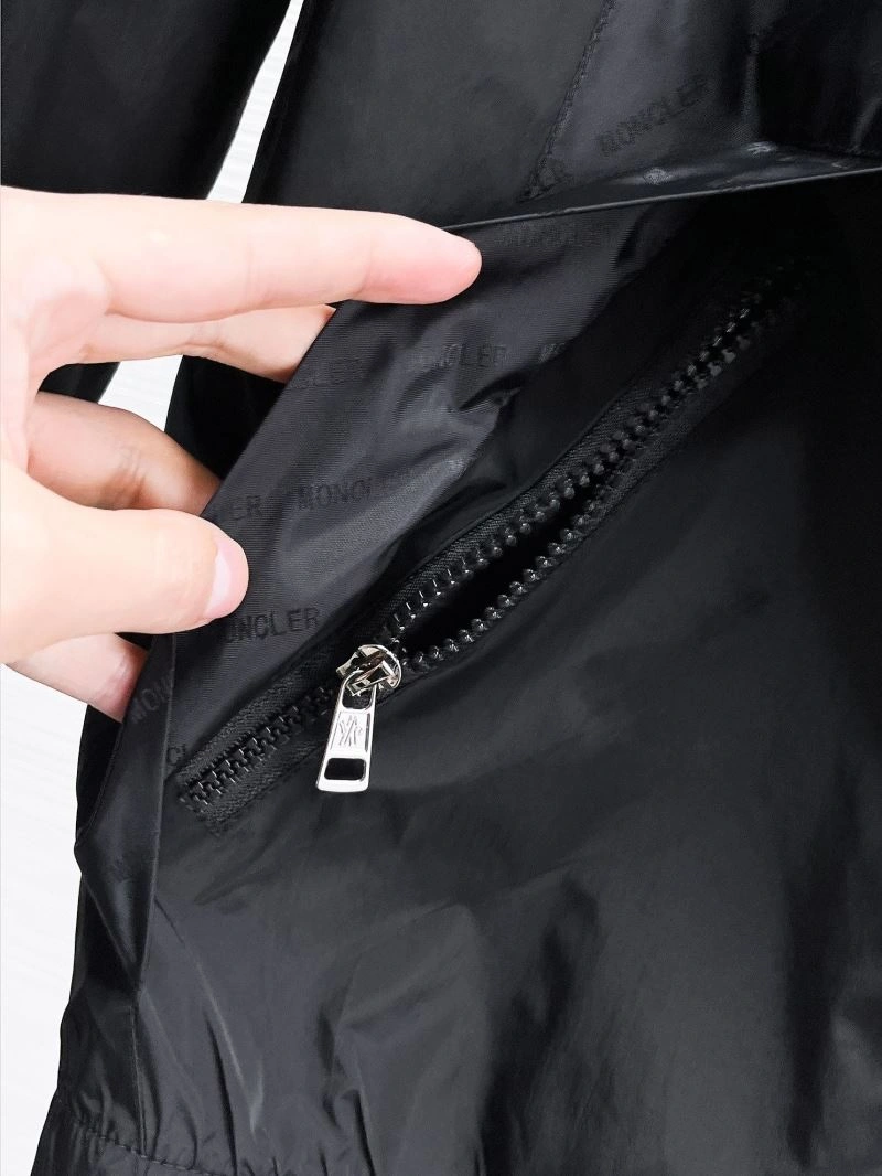 Moncler Outwear Breathable 140176