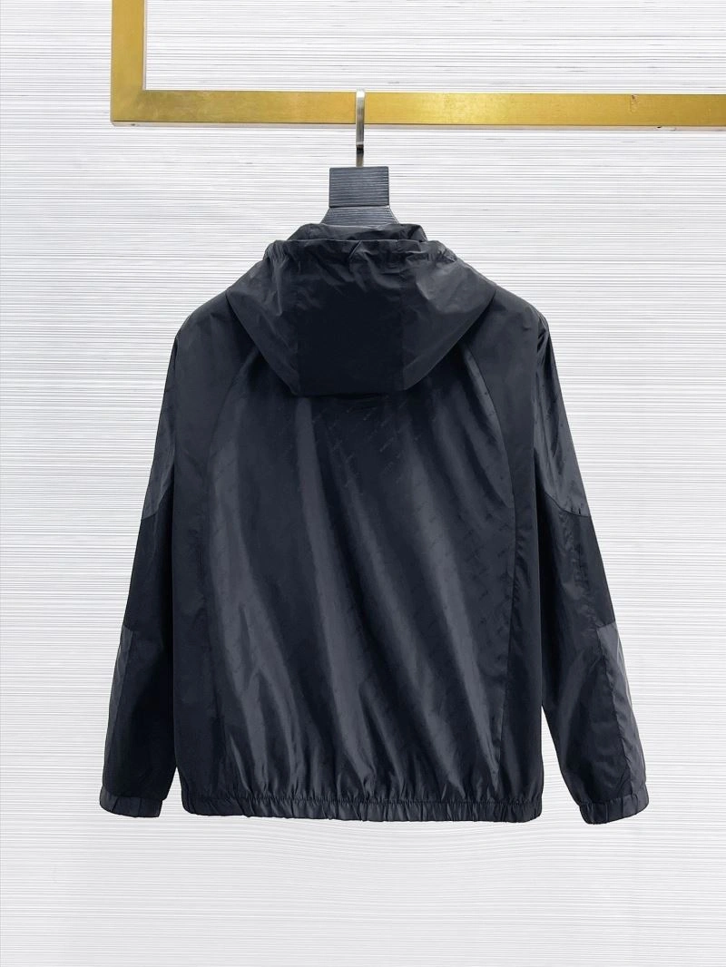 Moncler Outwear Breathable 140176