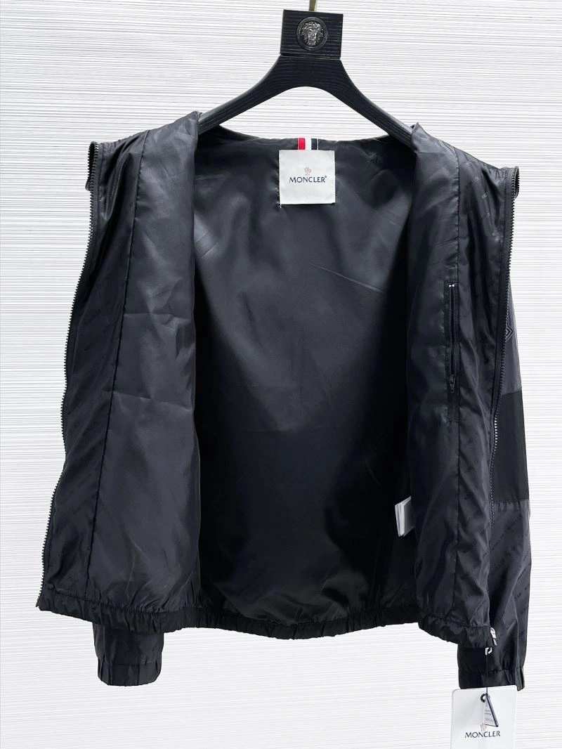 Moncler Outwear Breathable 140176