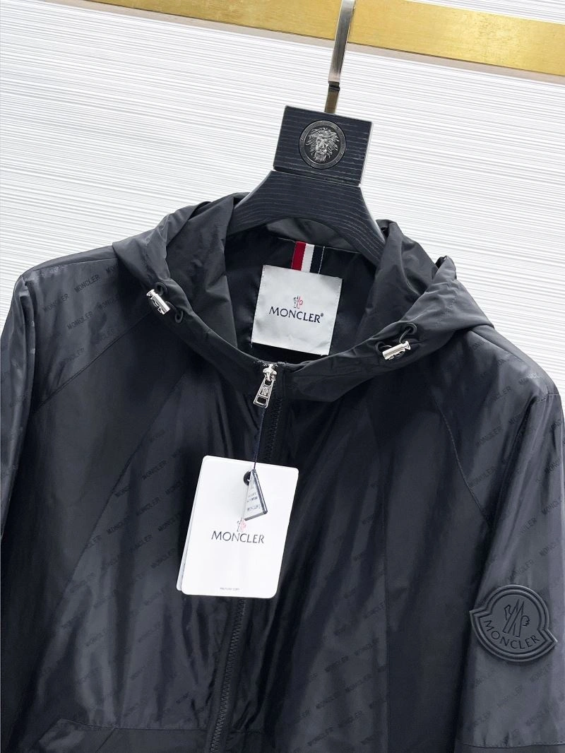 Moncler Outwear Breathable 140176