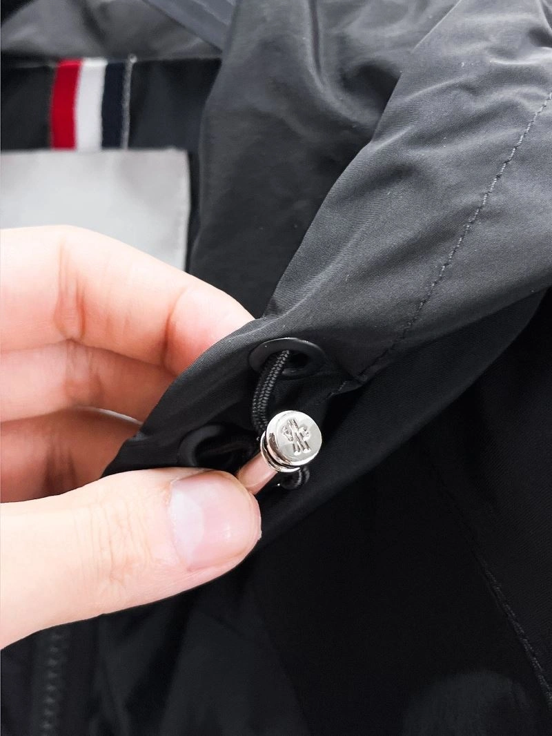 Moncler Outwear Breathable 140176
