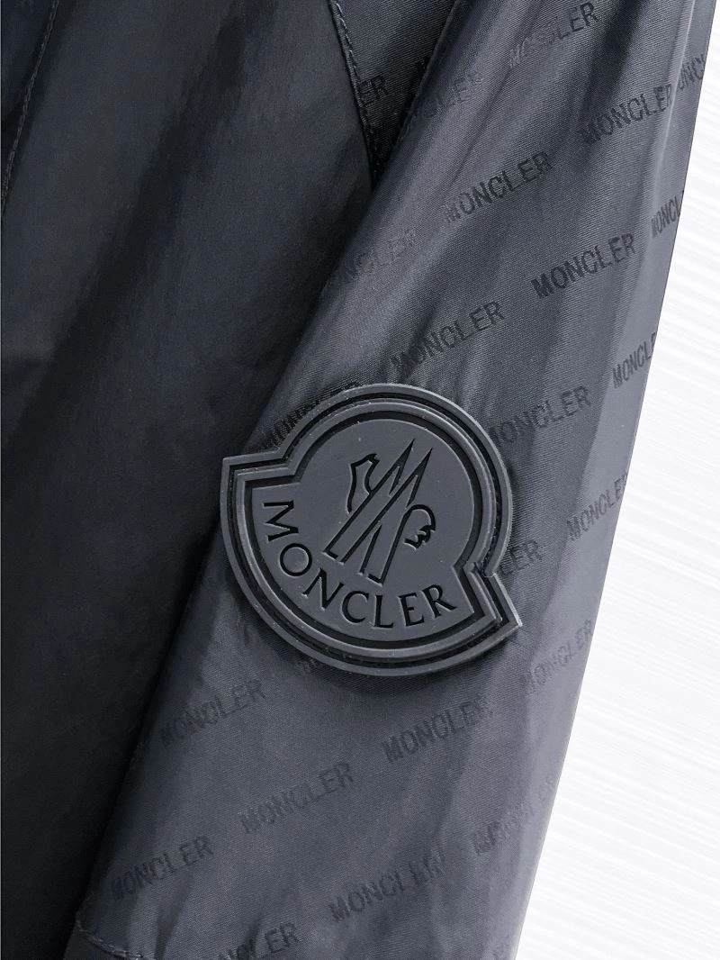 Moncler Outwear Breathable 140176