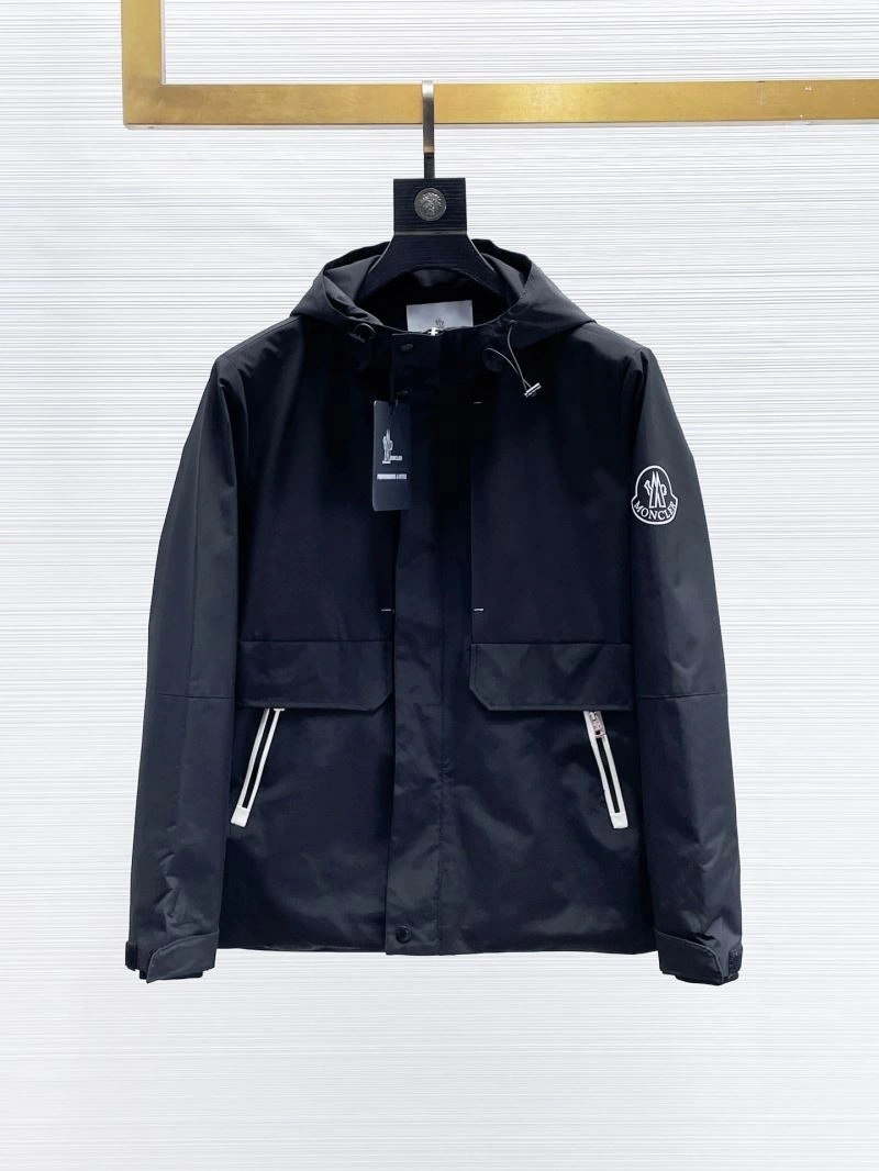 Supportive Moncler Outwear 140167