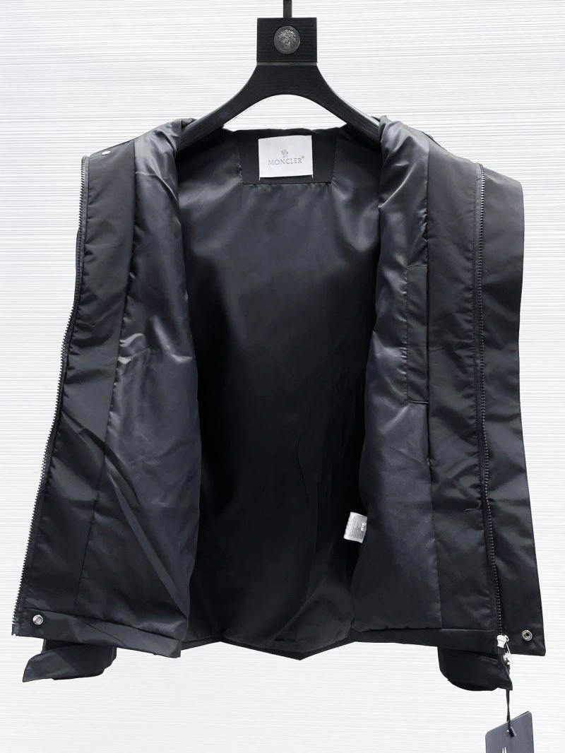 Supportive Moncler Outwear 140167