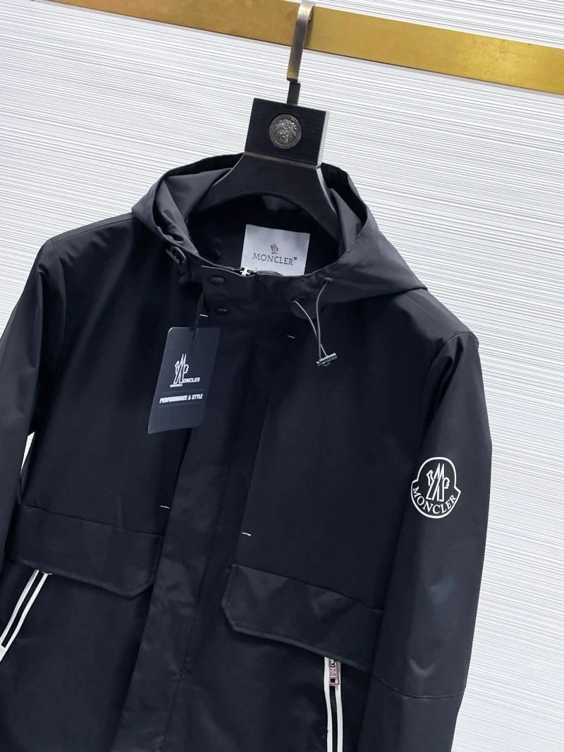 Supportive Moncler Outwear 140167