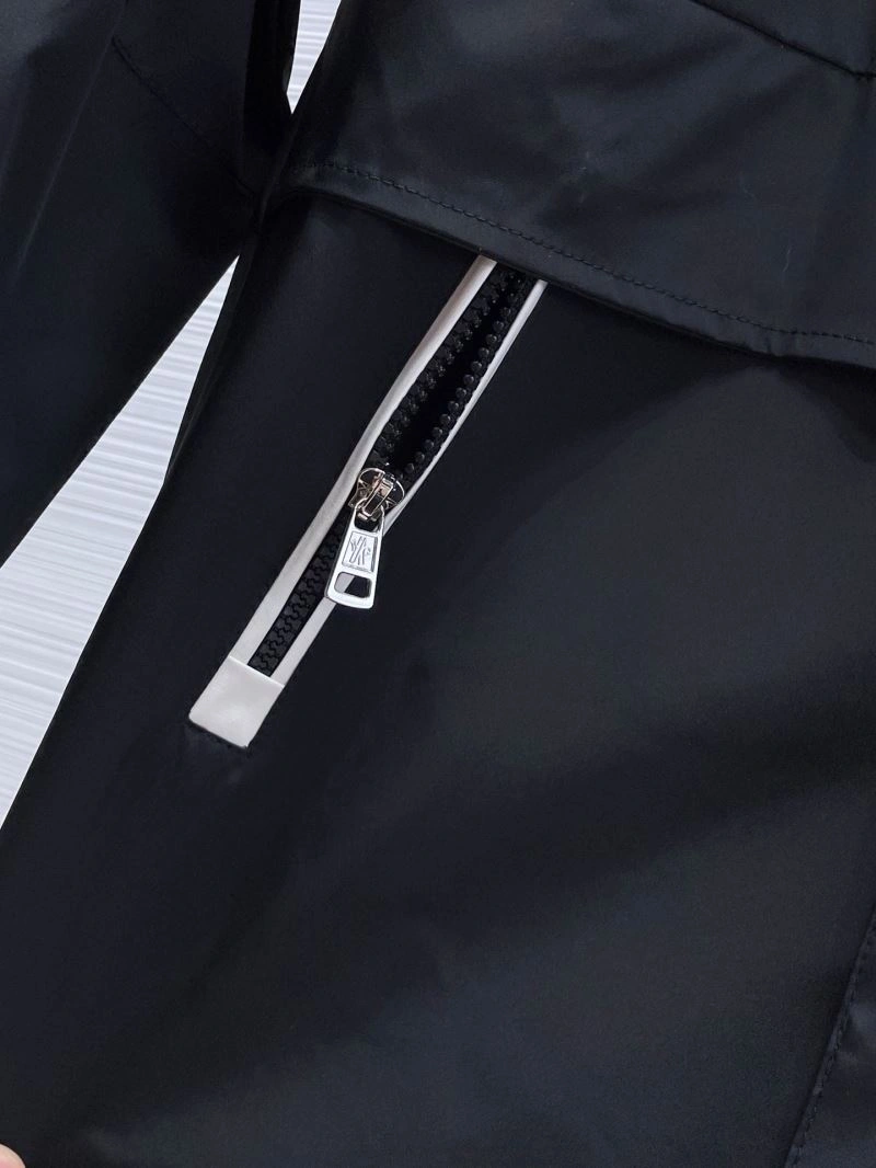 Supportive Moncler Outwear 140167