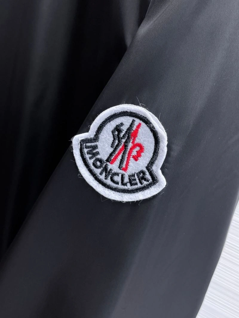 Moncler Outwear Flexible 140175