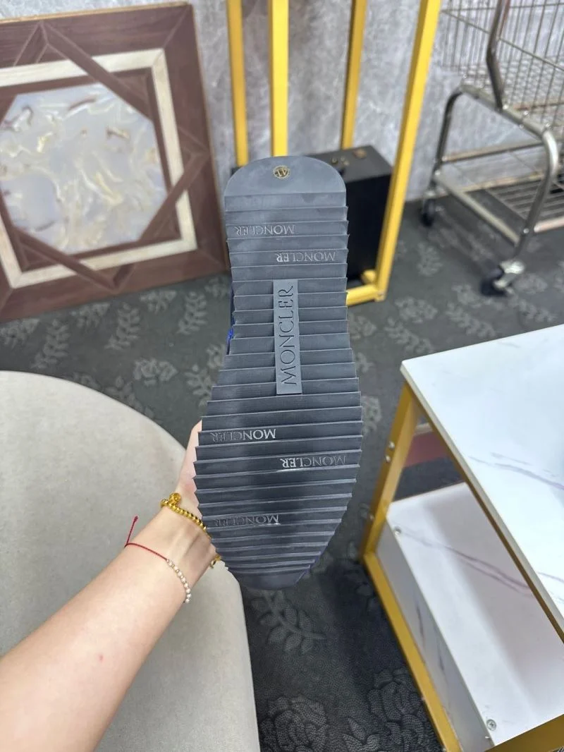 Snug Moncler Shoes 13656