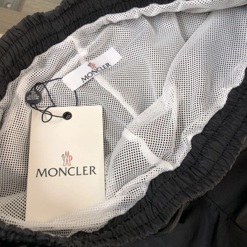 MoistureWicking Moncler Short Pants 143303