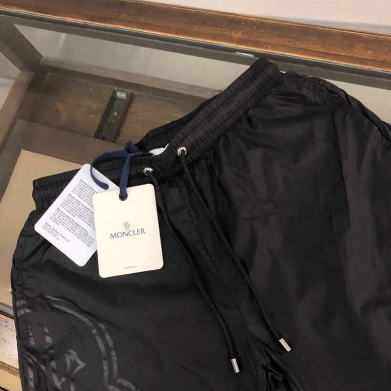 RelaxedFit Moncler Short Pants 143295