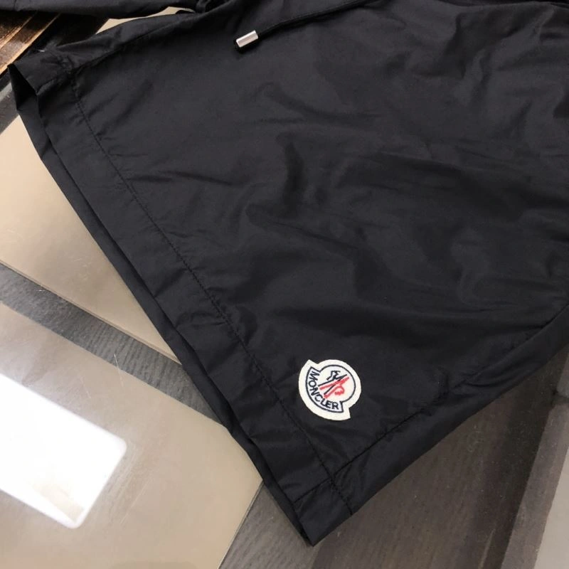 RelaxedFit Moncler Short Pants 143295