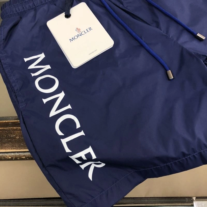 RelaxedFit Moncler Short Pants 143286