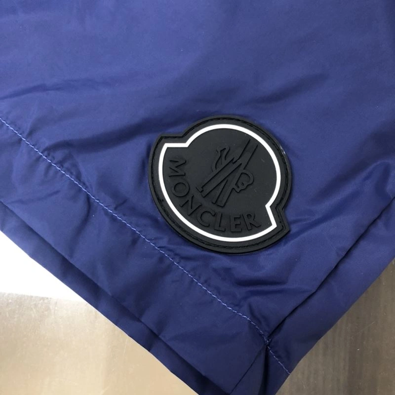 RelaxedFit Moncler Short Pants 143286