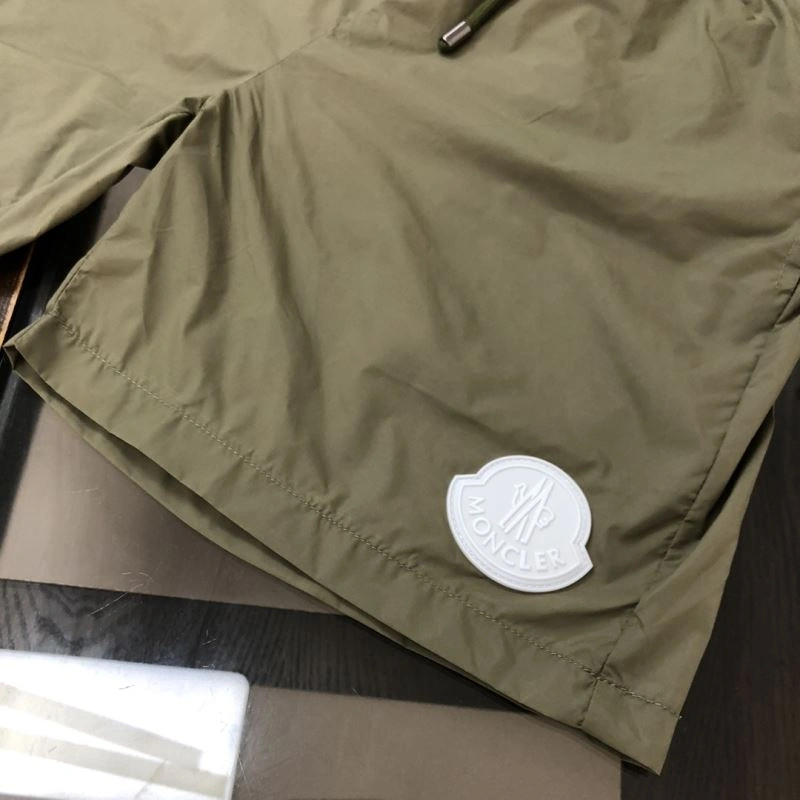Sleek Moncler Short Pants 143279
