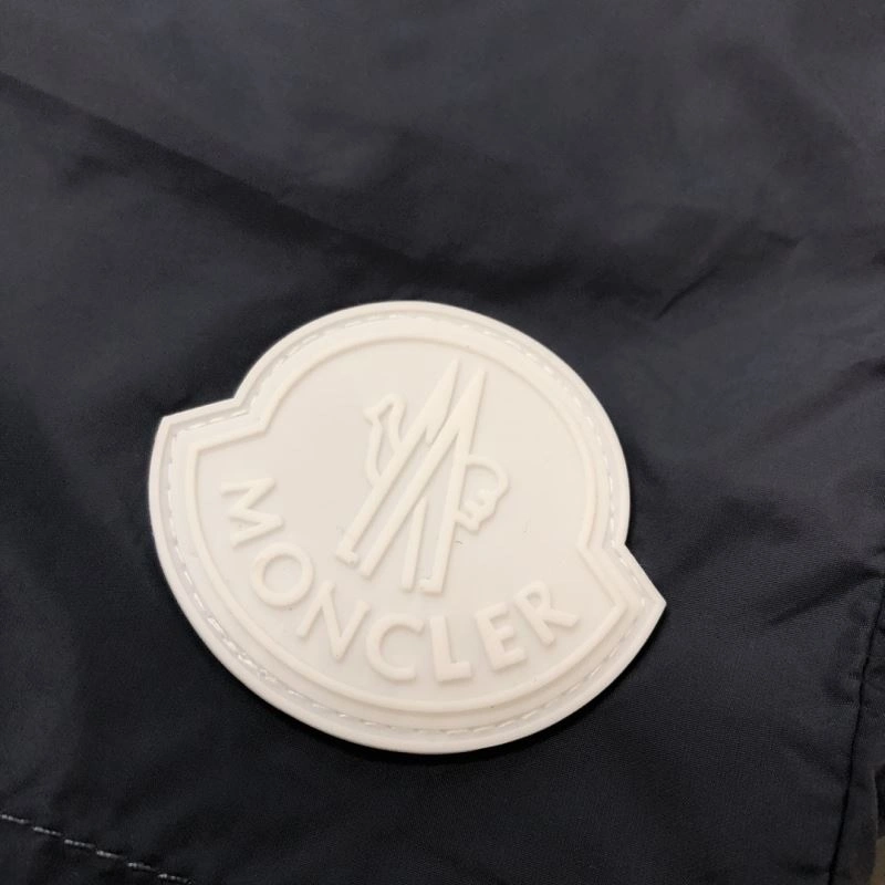 EyeCatching Moncler Short Pants 143284