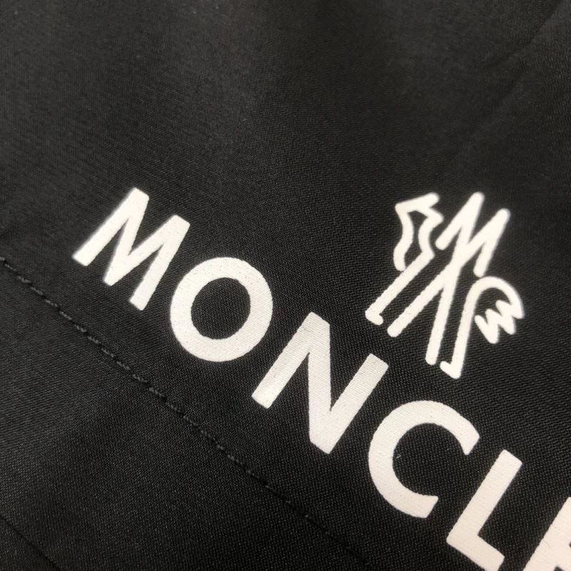 Stylish Moncler Short Pants 143276