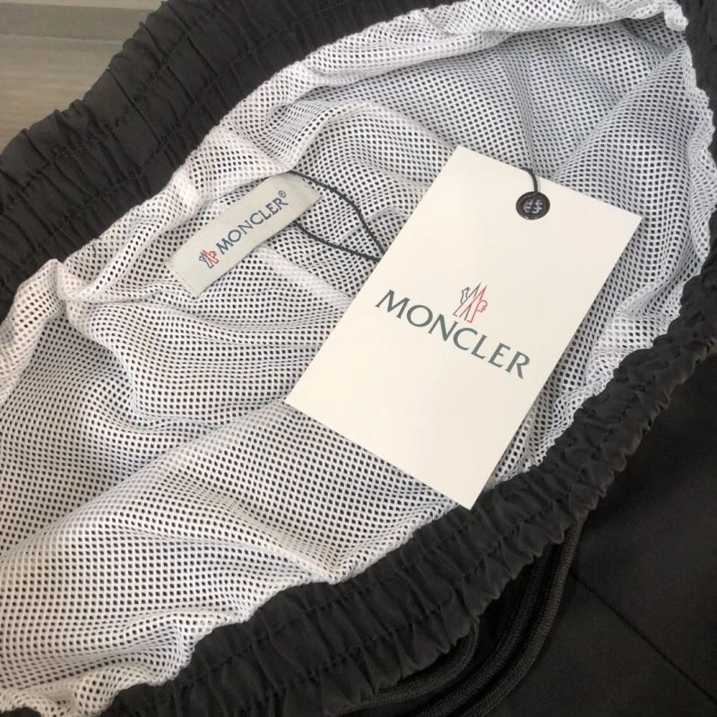 Stylish Moncler Short Pants 143276