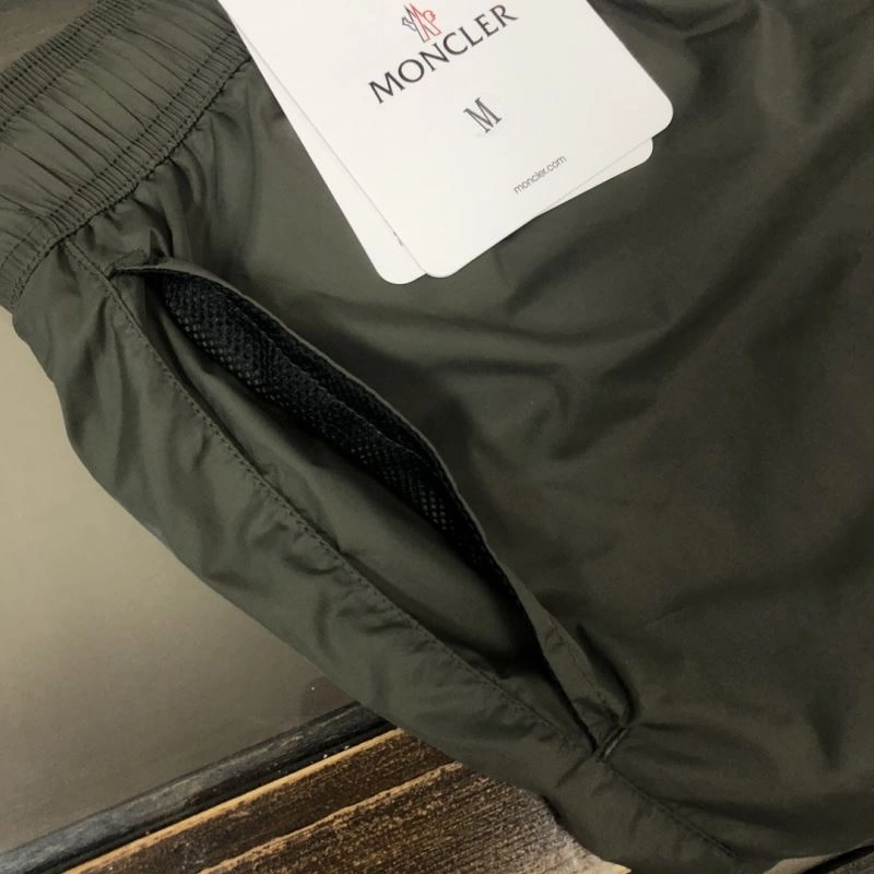 Moncler Short Pants Durable 143277
