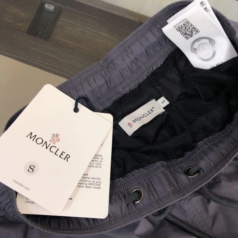 Moncler Short Pants Snug 143258