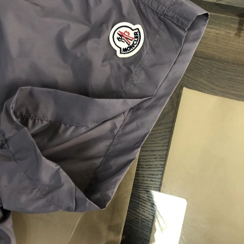 Moncler Short Pants Snug 143258