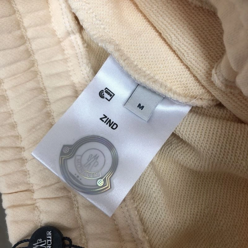 Moncler Short Pants FlexibleFit 143236