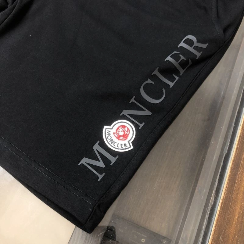 Moncler Short Pants TravelReady 143233