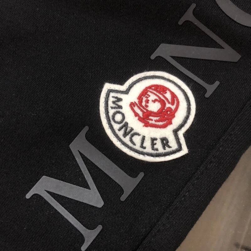 Moncler Short Pants TravelReady 143233