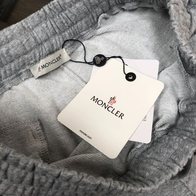 Trendsetting Moncler Short Pants 143224
