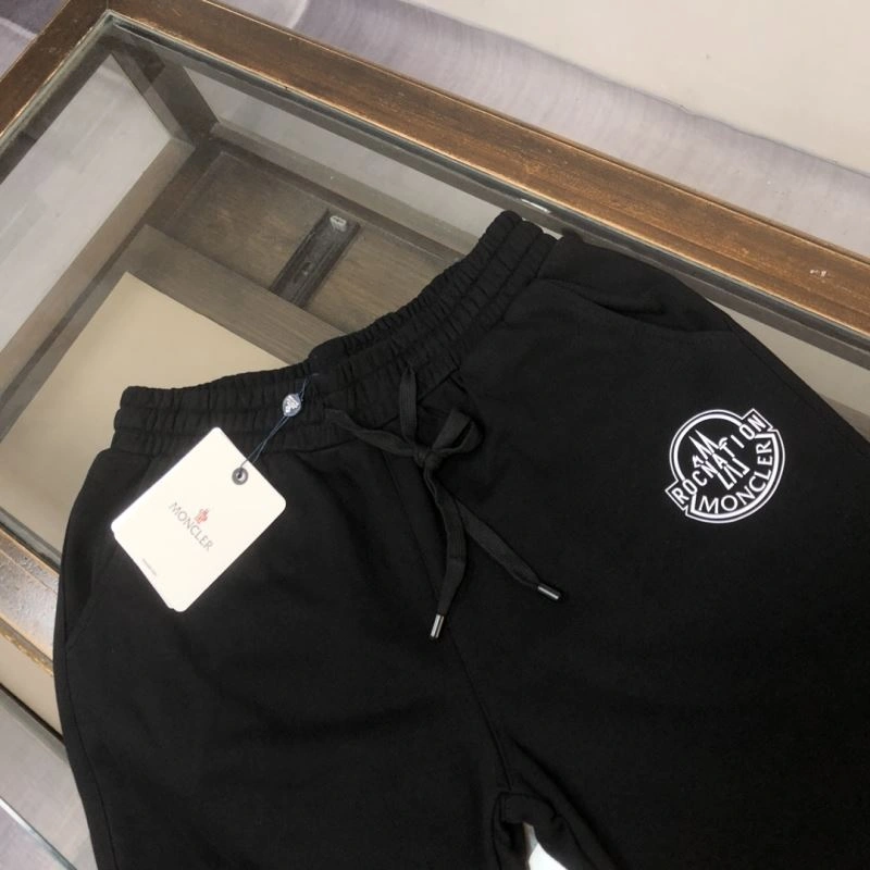 Moncler Short Pants Sustainable 143215