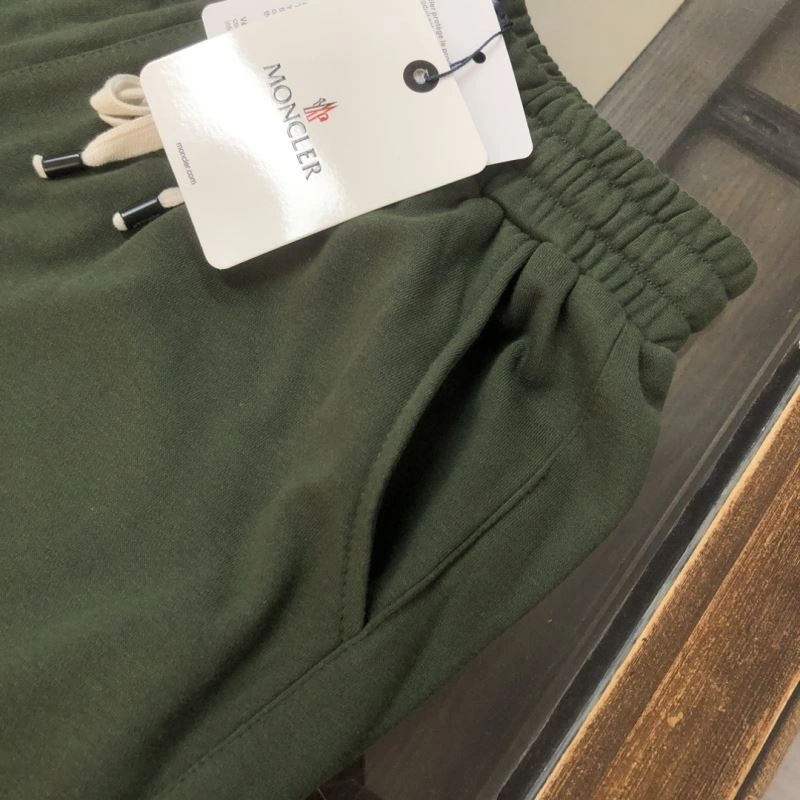 Moncler Short Pants Comfortable 143205