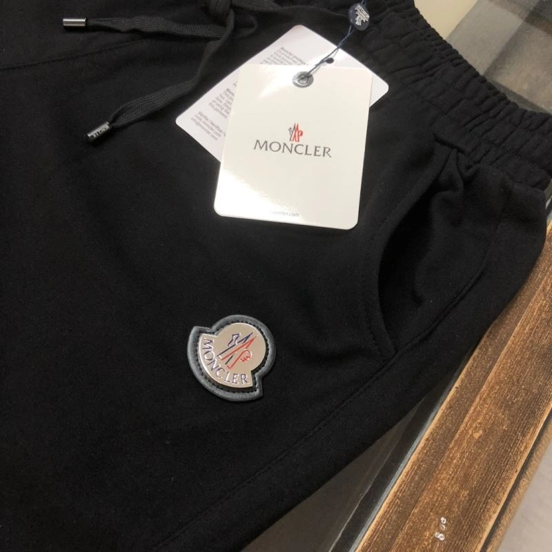 Moncler Short Pants Chic 143211