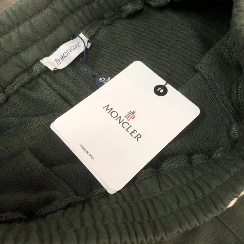 Lightweight Moncler Short Pants 143213