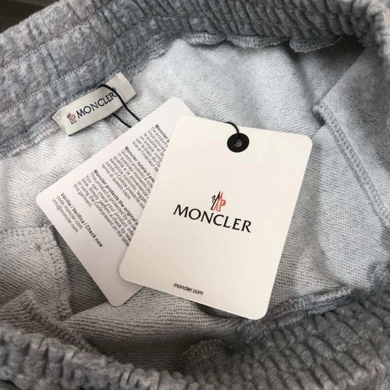 Contemporary Moncler Short Pants 143201