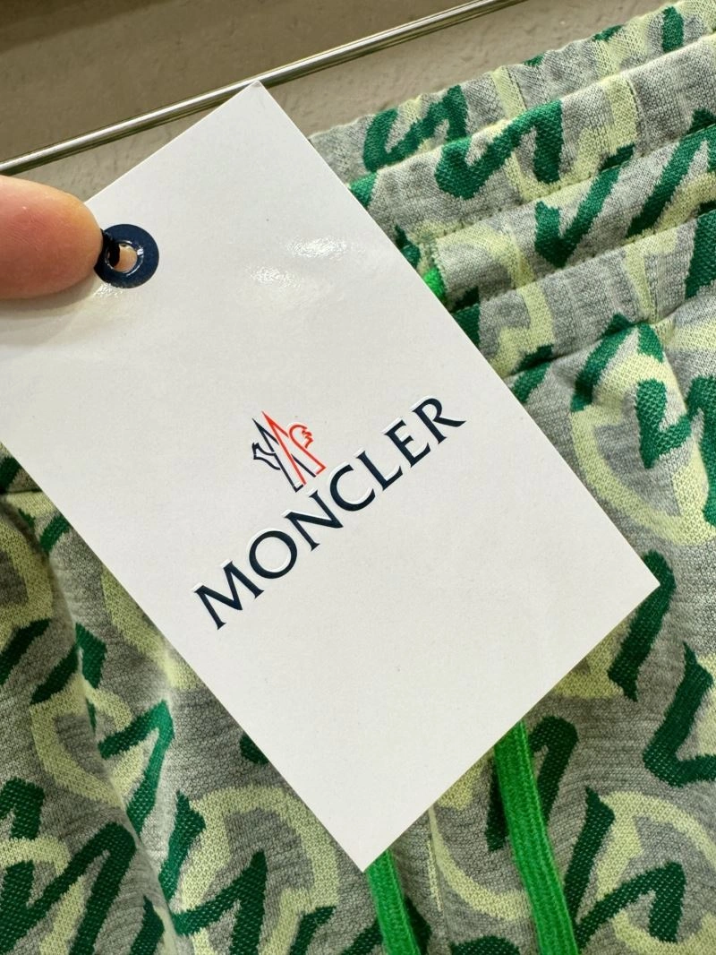 Elegant Moncler Short Pants 142372