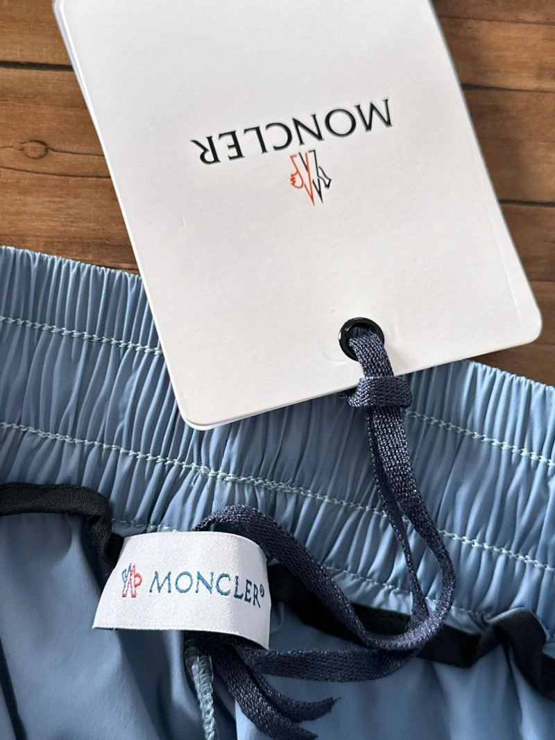 Trendsetting Moncler Short Pants 142358