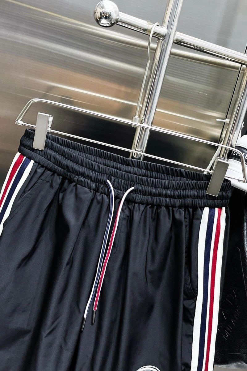 Moncler Short Pants Comfortable 142354