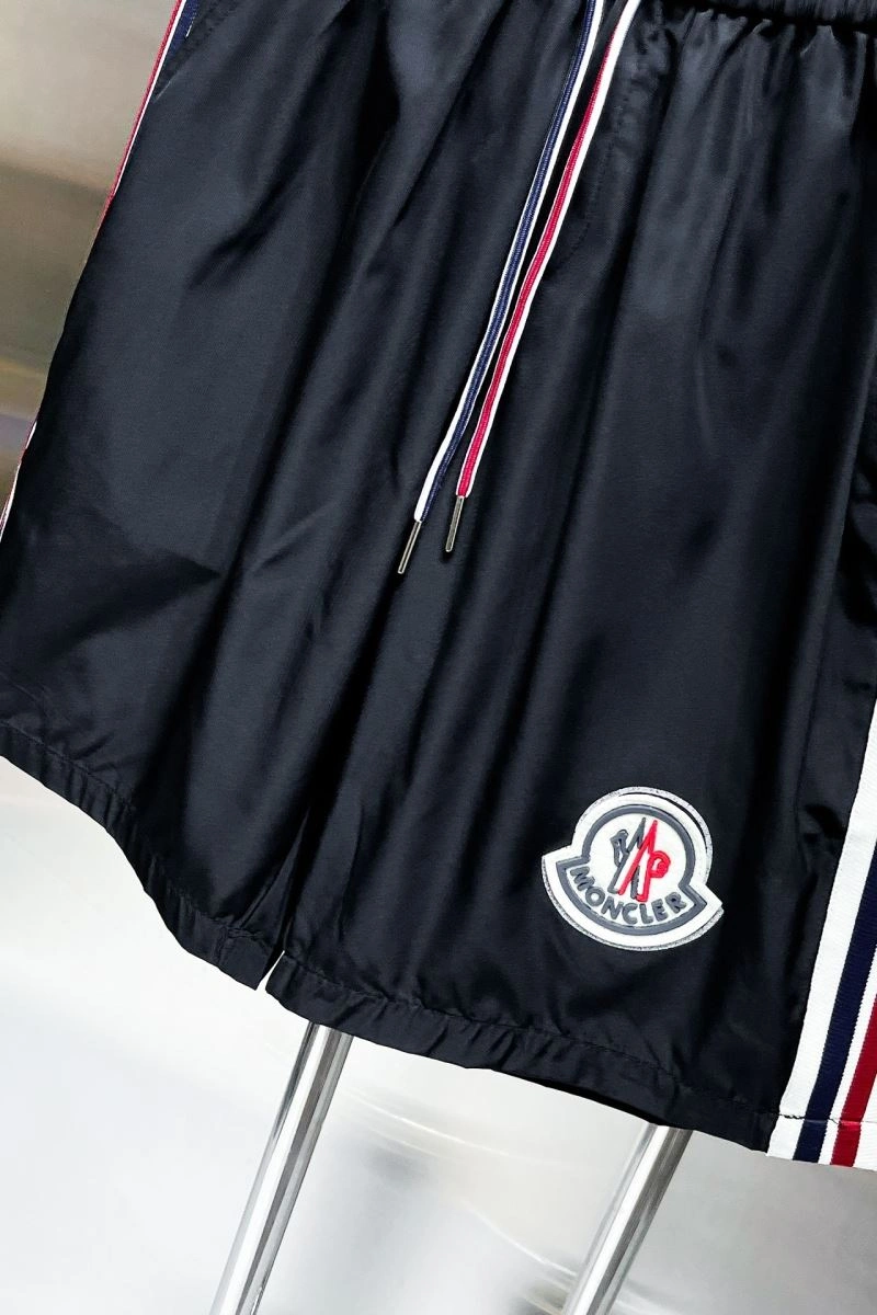 Moncler Short Pants Comfortable 142354