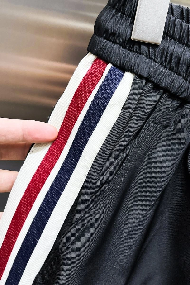 Moncler Short Pants Comfortable 142354