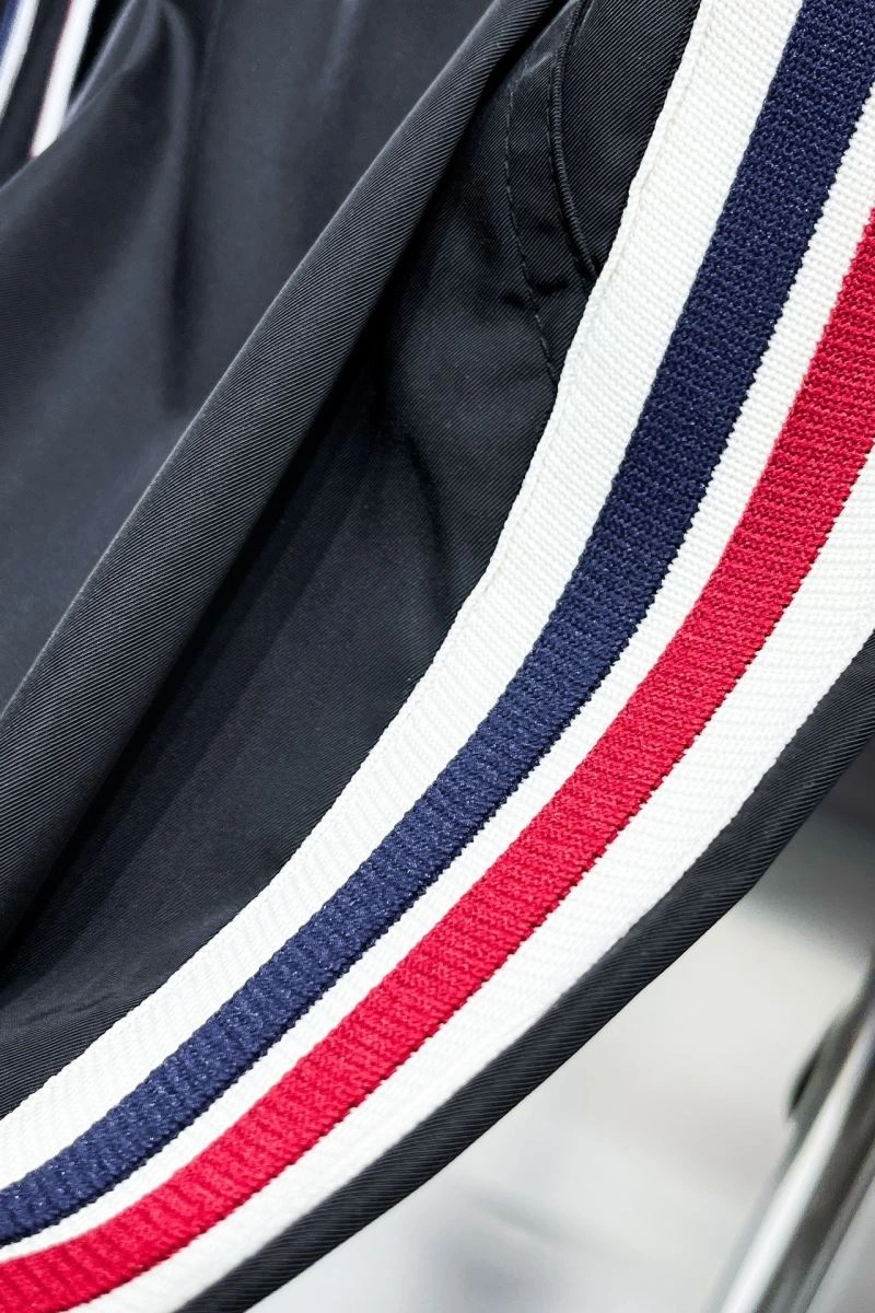 Moncler Short Pants Comfortable 142354