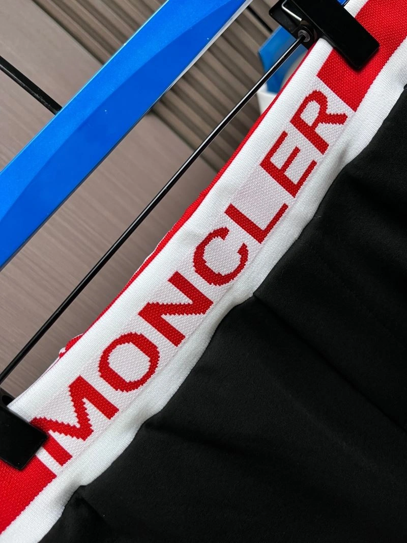 Stylish Moncler Short Pants 142343