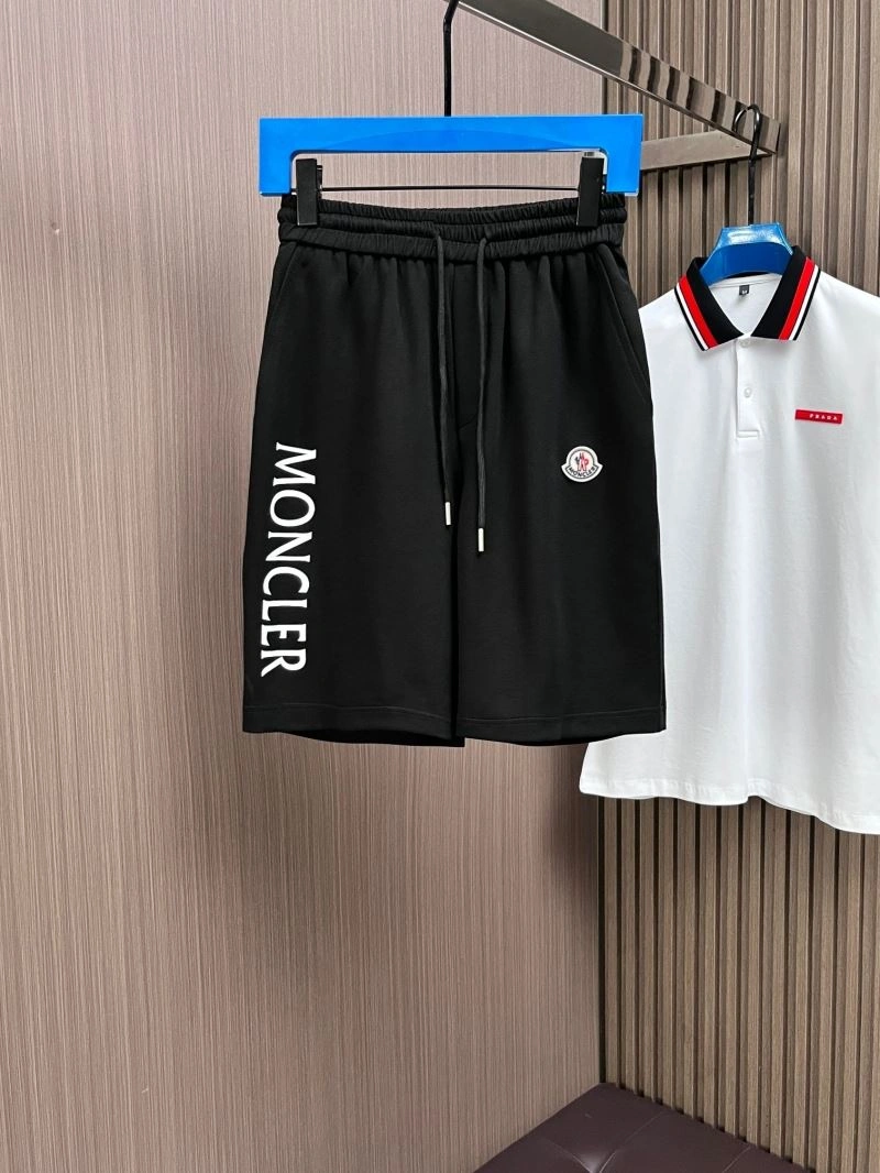 Moncler Short Pants Sophisticated 142334