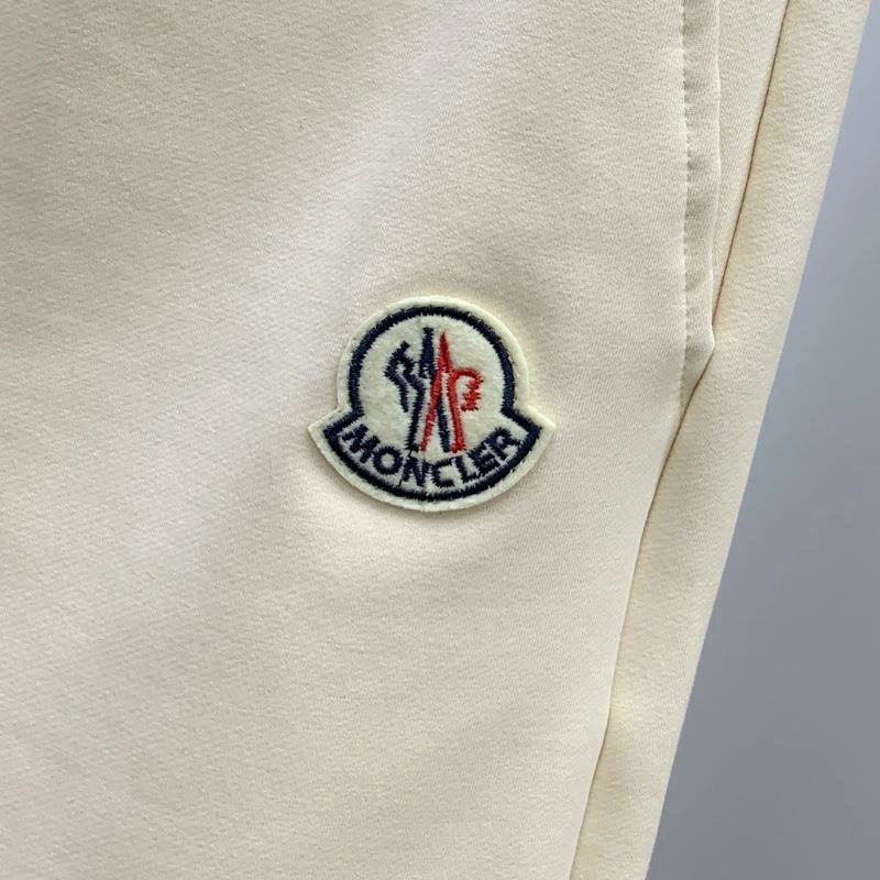 Flexible Moncler Short Pants 141812