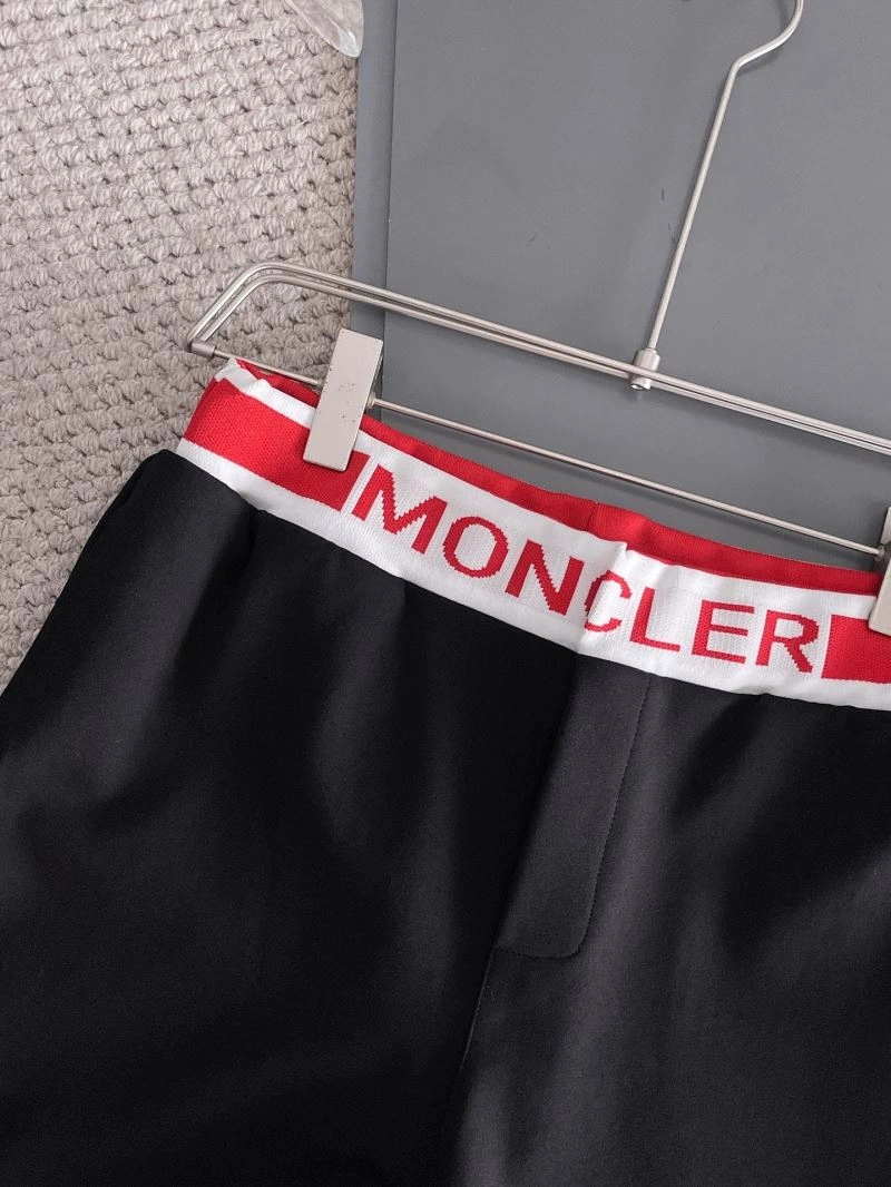 Tailored Moncler Short Pants 141798