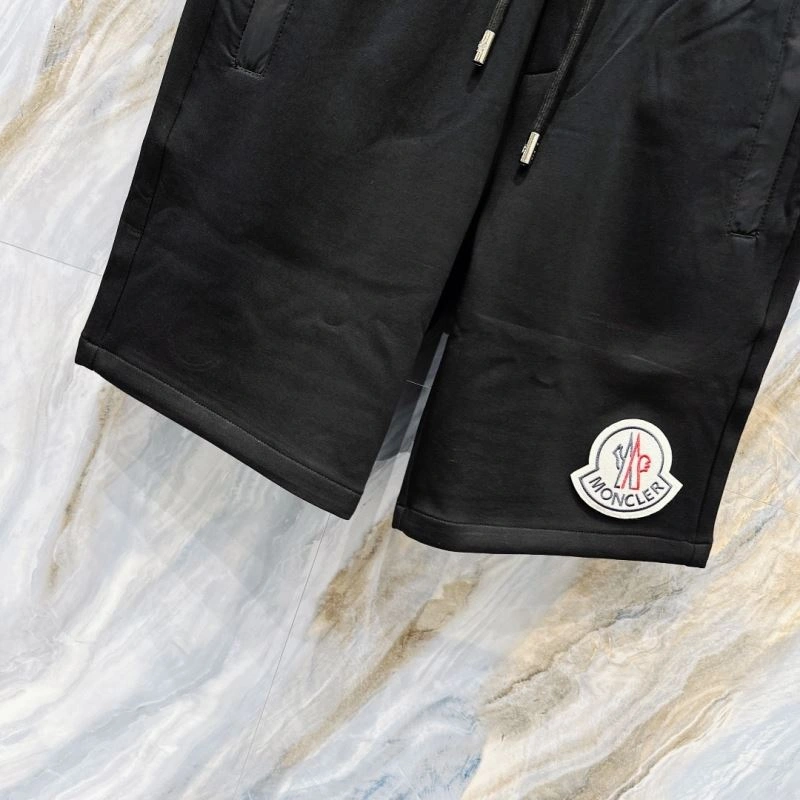 Moncler Short Pants Sleek 141538