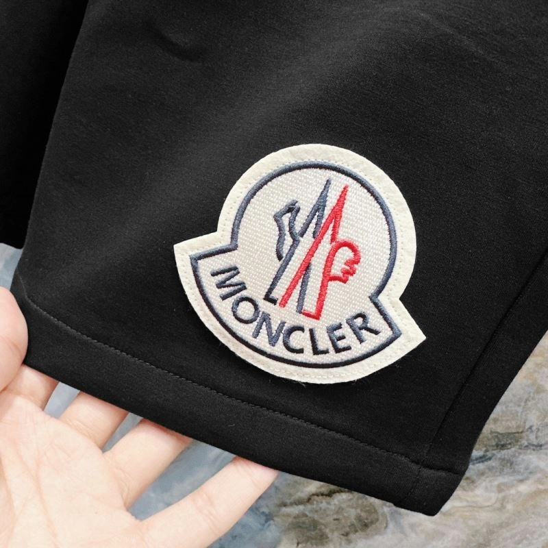 Moncler Short Pants Sleek 141538