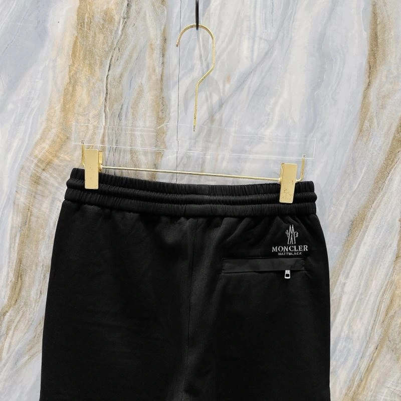 Moncler Short Pants Sleek 141538